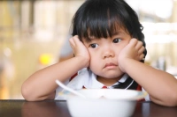 Bé lười ăn dặm: Nguyên nhân & tuyệt chiêu khắc phục hiệu quả